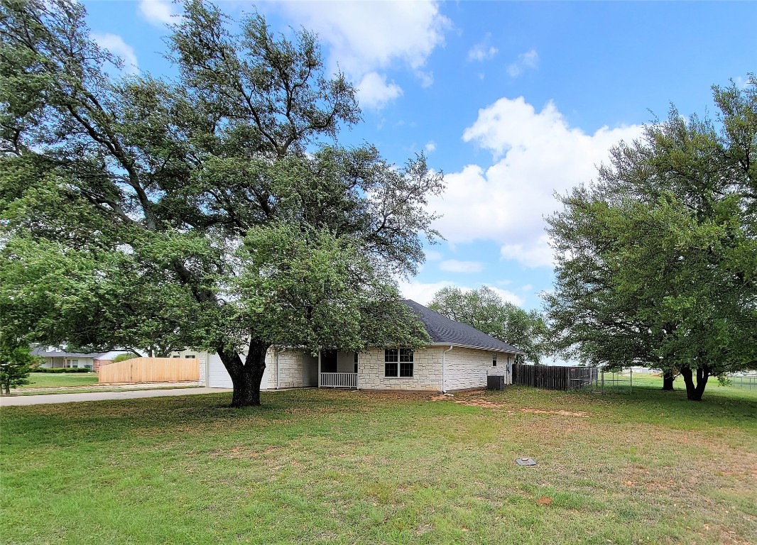 218 Rabbit Shadow Trail Whitney TX 76692