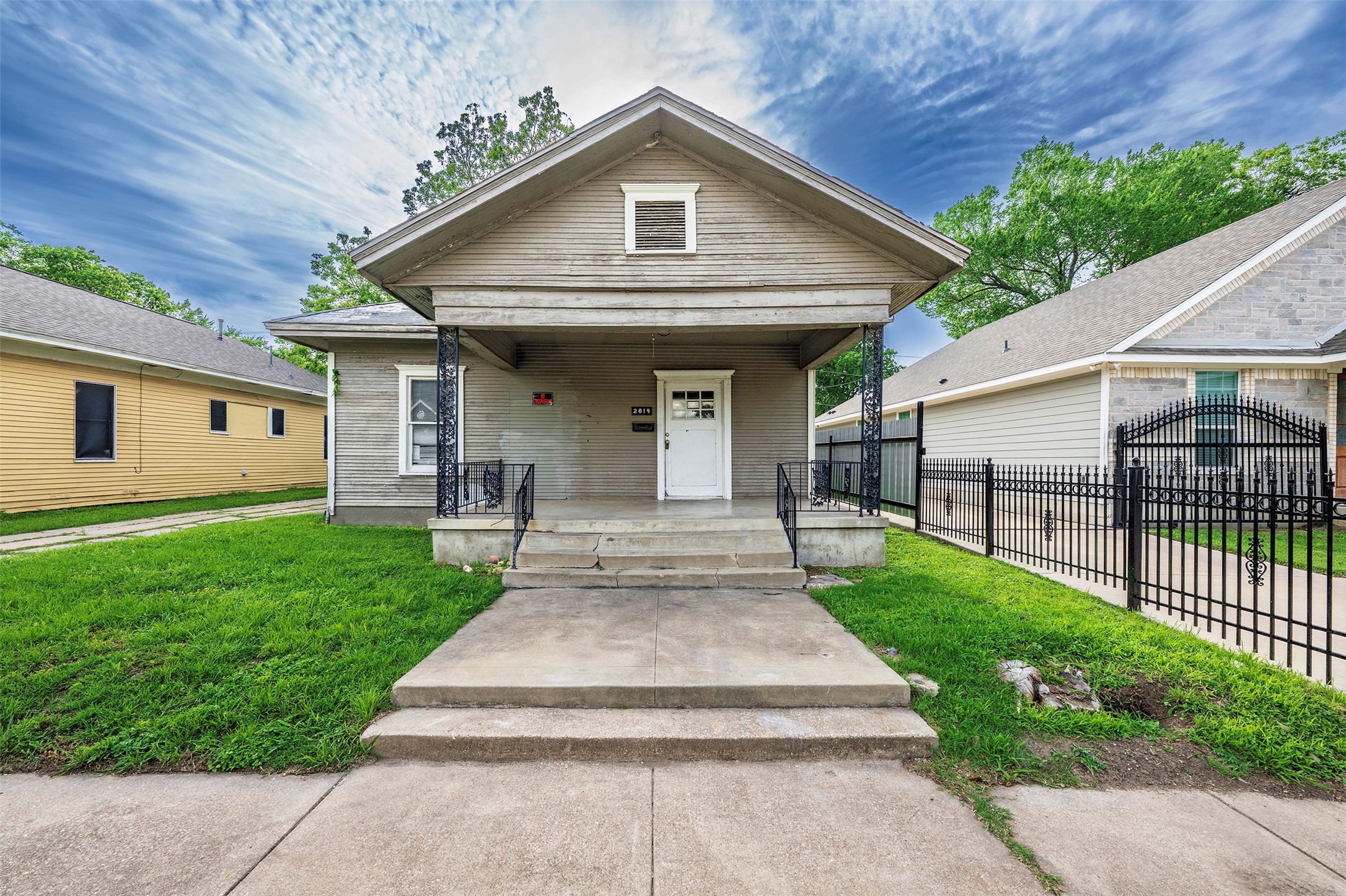 2614 May Street Fort Worth TX 76110
