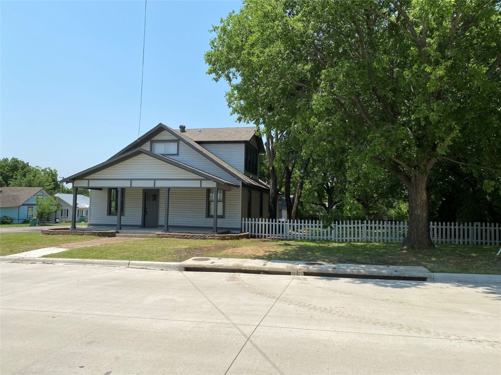 1101 N Culberson Street Gainesville TX 76240