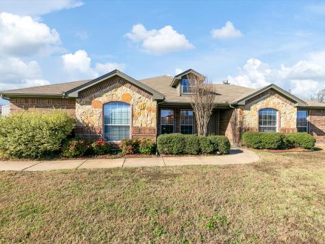 221 Plantation Drive Burleson TX 76028