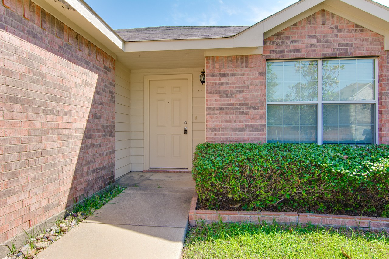 10720 Irish Glen Trail Fort Worth TX 76052