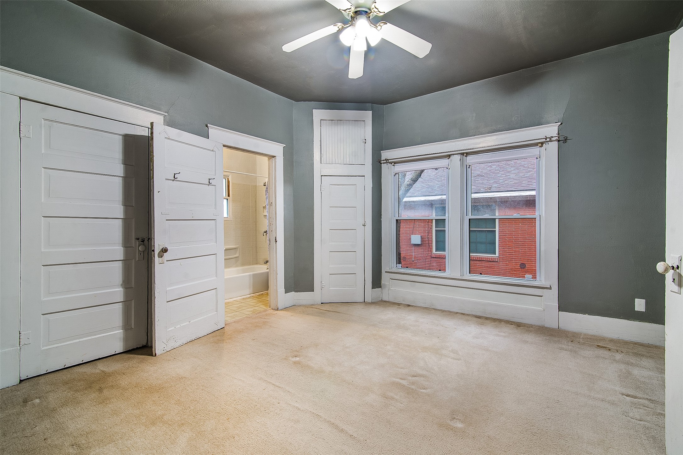 607 E Main Street Whitesboro TX 76273