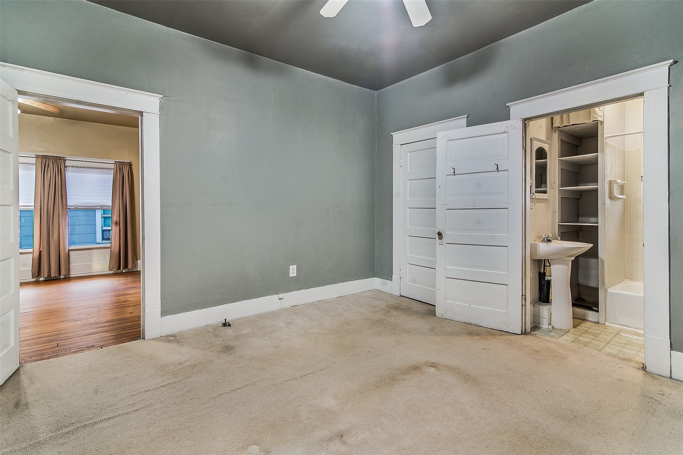 607 E Main Street Whitesboro TX 76273