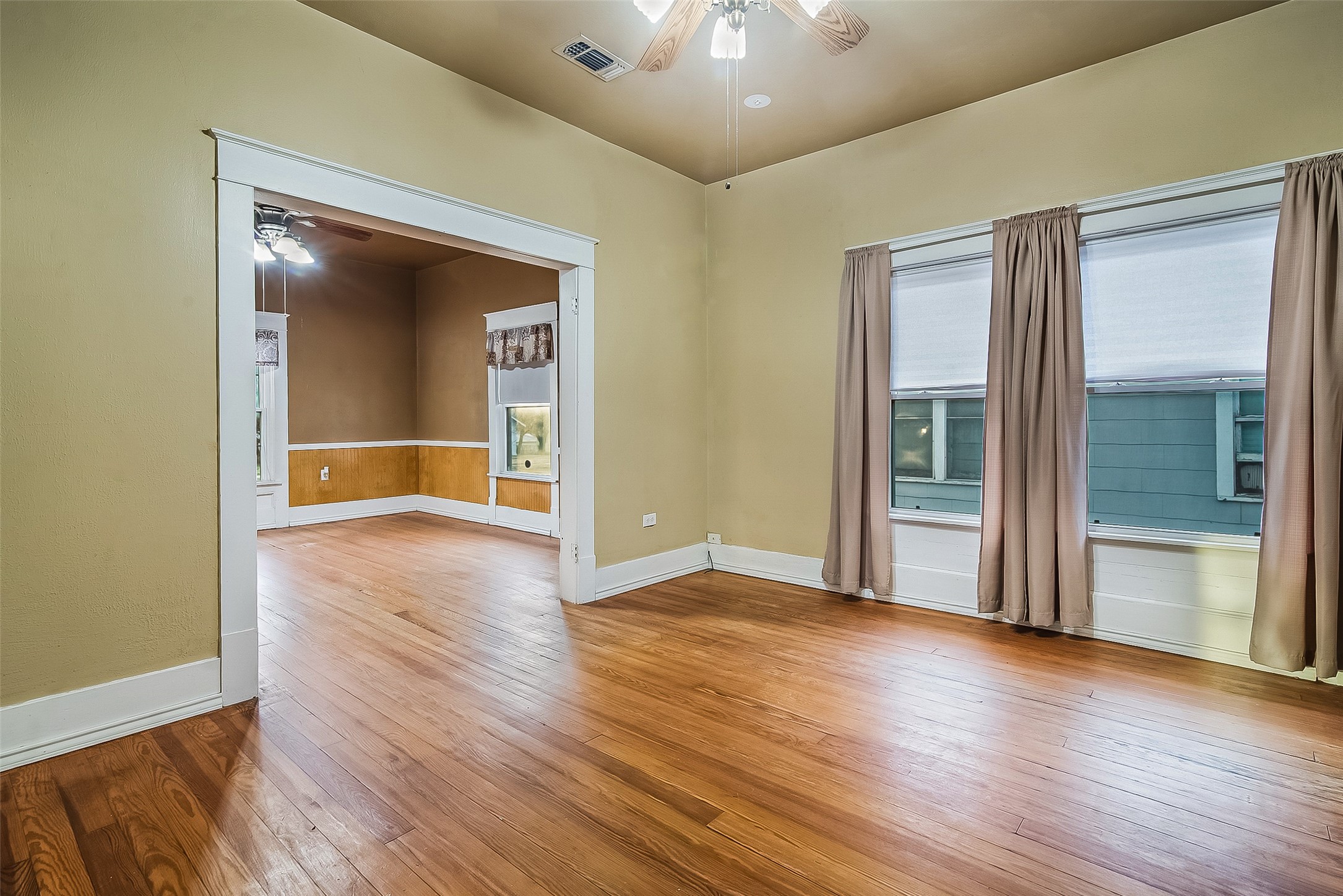 607 E Main Street Whitesboro TX 76273
