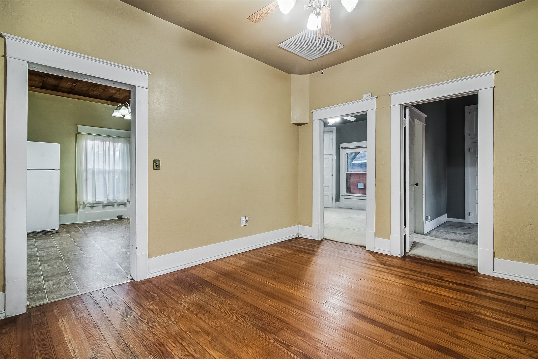 607 E Main Street Whitesboro TX 76273