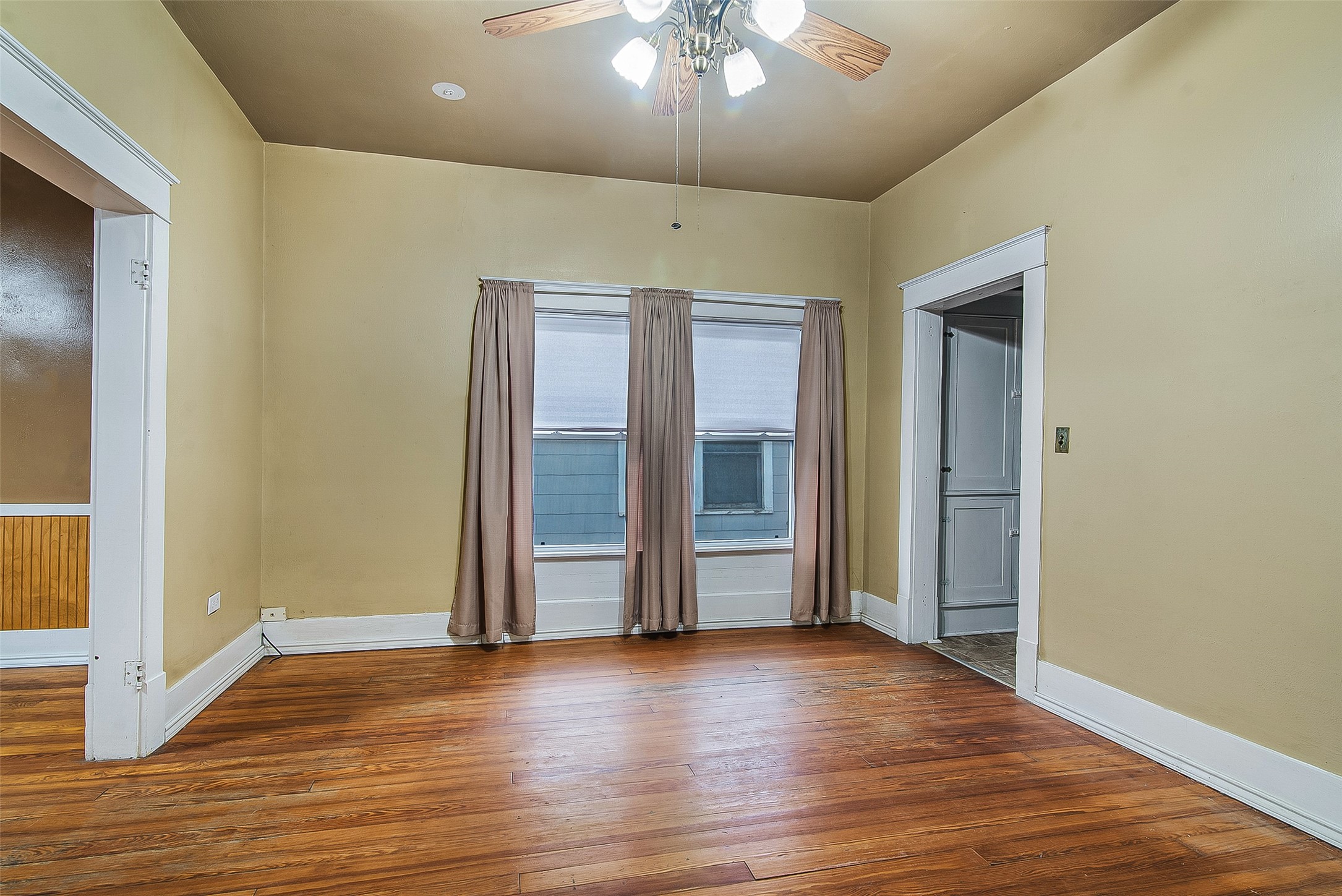 607 E Main Street Whitesboro TX 76273