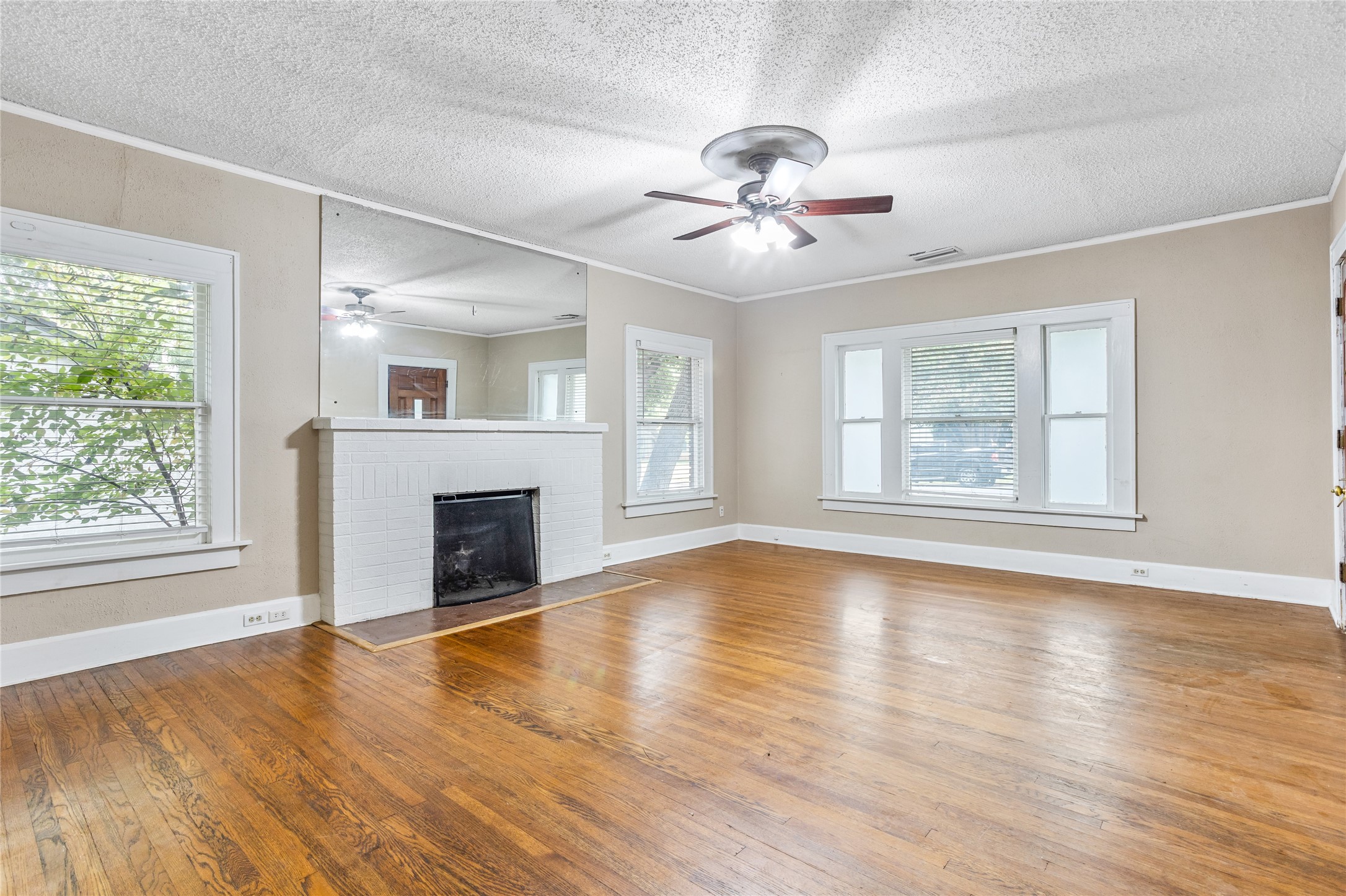 2303 Mistletoe Drive Fort Worth TX 76110