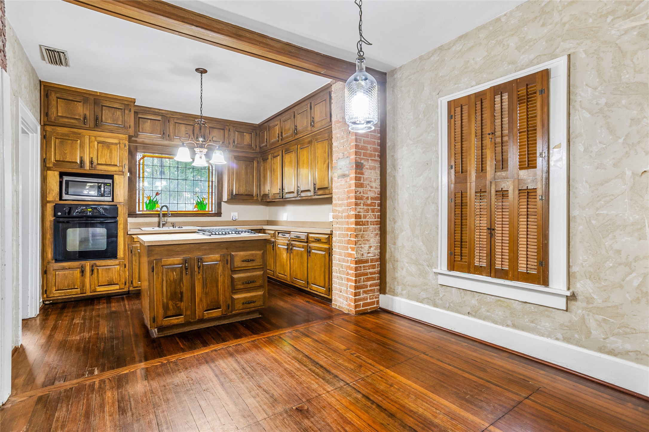 2303 Mistletoe Drive Fort Worth TX 76110