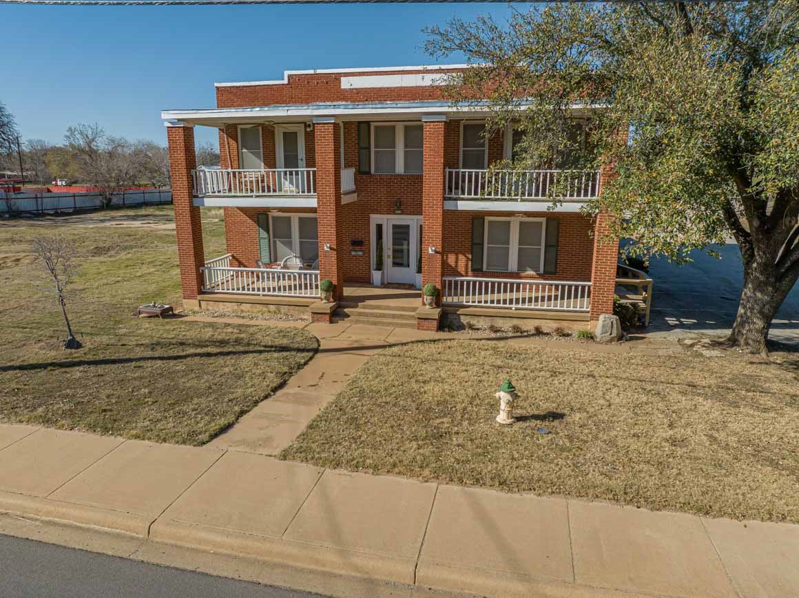 900 W West Walker Breckenridge TX 76424