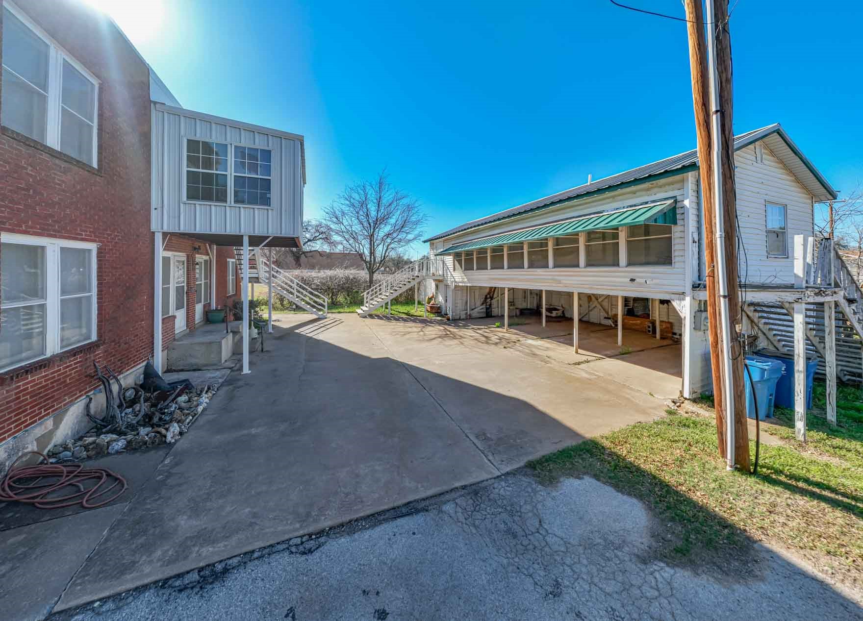 900 W West Walker Breckenridge TX 76424