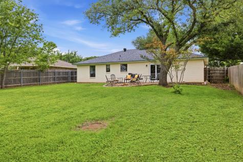 1706 W Doyle Street Granbury TX 76048