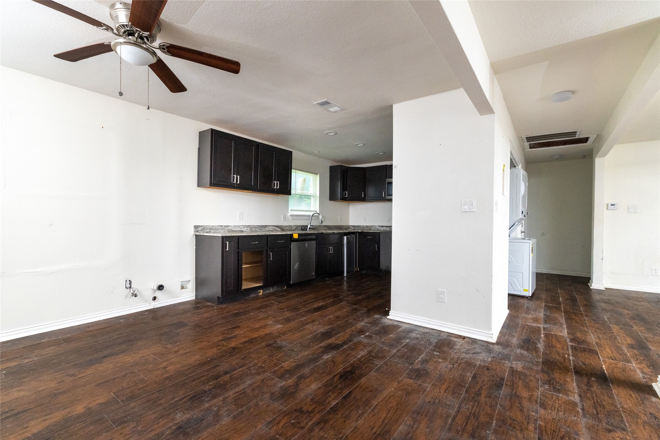 805 E Belt Line Road Desoto TX 75115