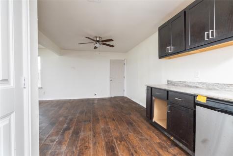 805 E Belt Line Road Desoto TX 75115