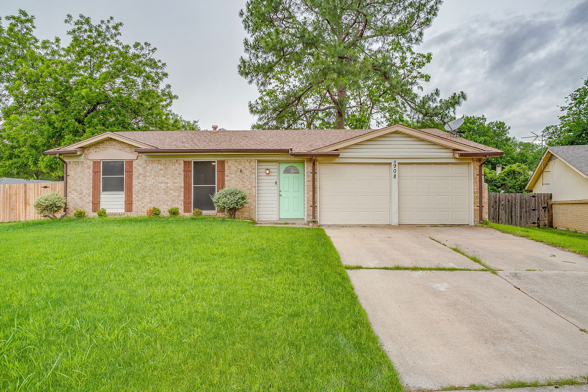 908 Skylark Mansfield TX 76063