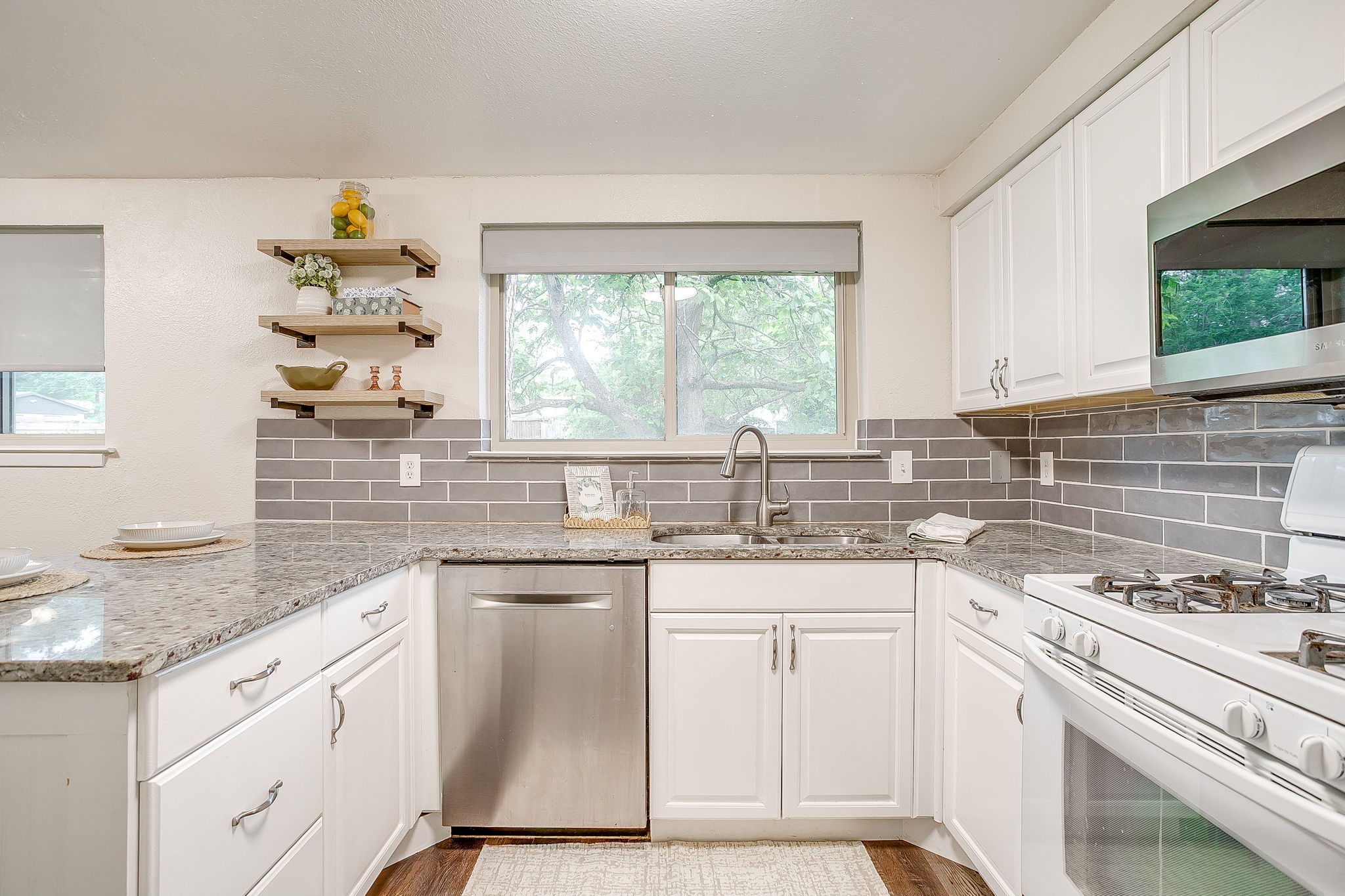 908 Skylark Mansfield TX 76063