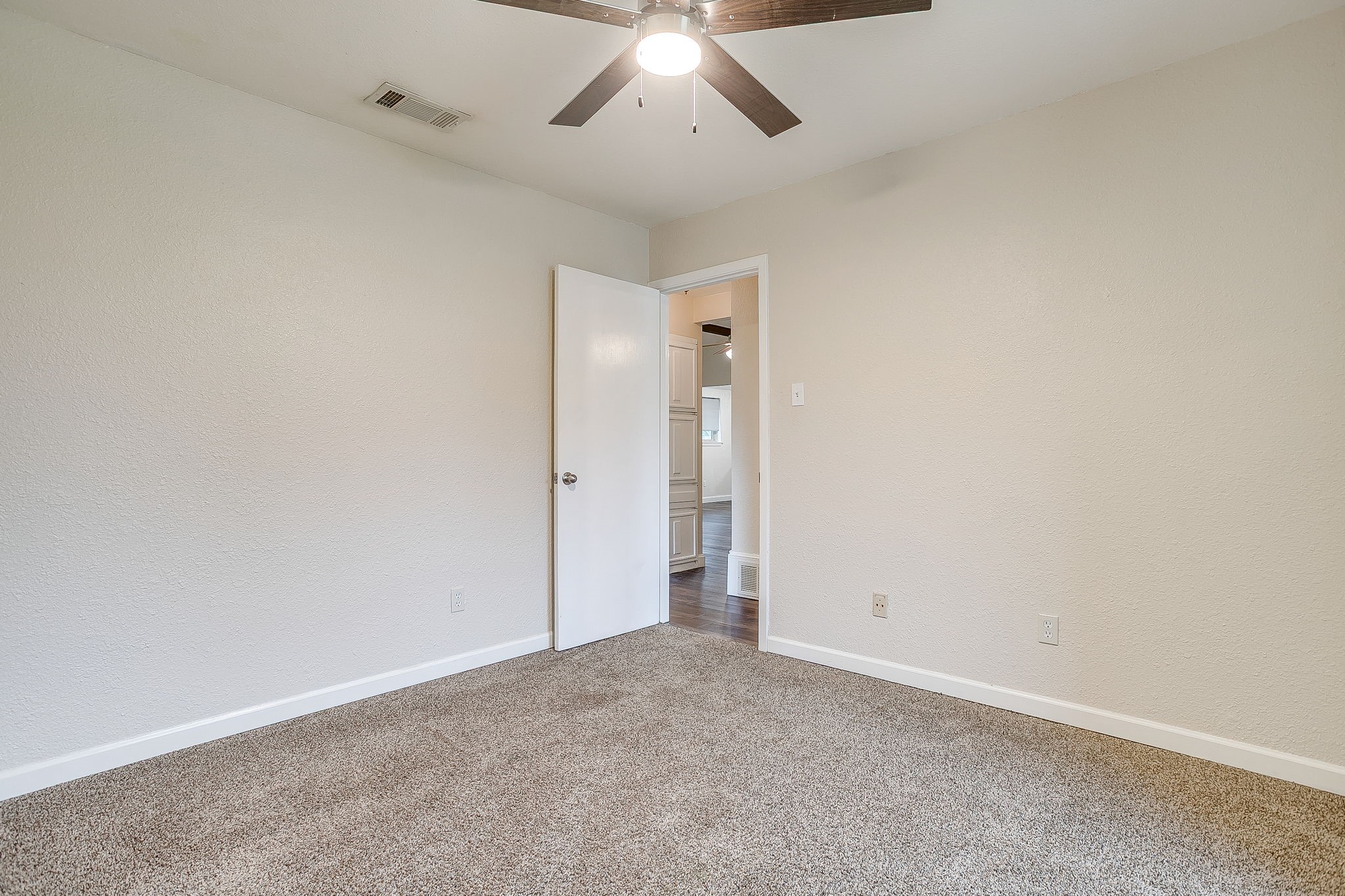 908 Skylark Mansfield TX 76063