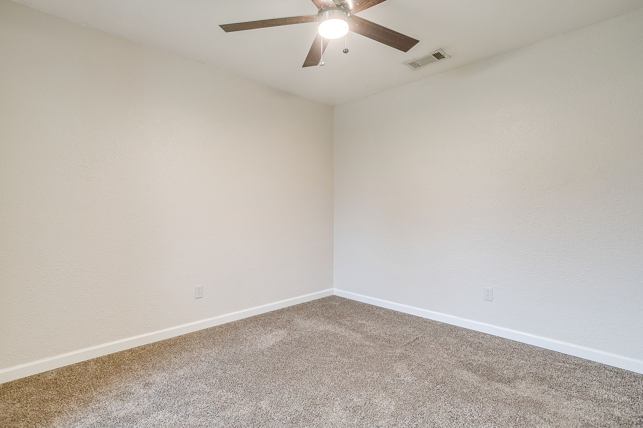 908 Skylark Mansfield TX 76063