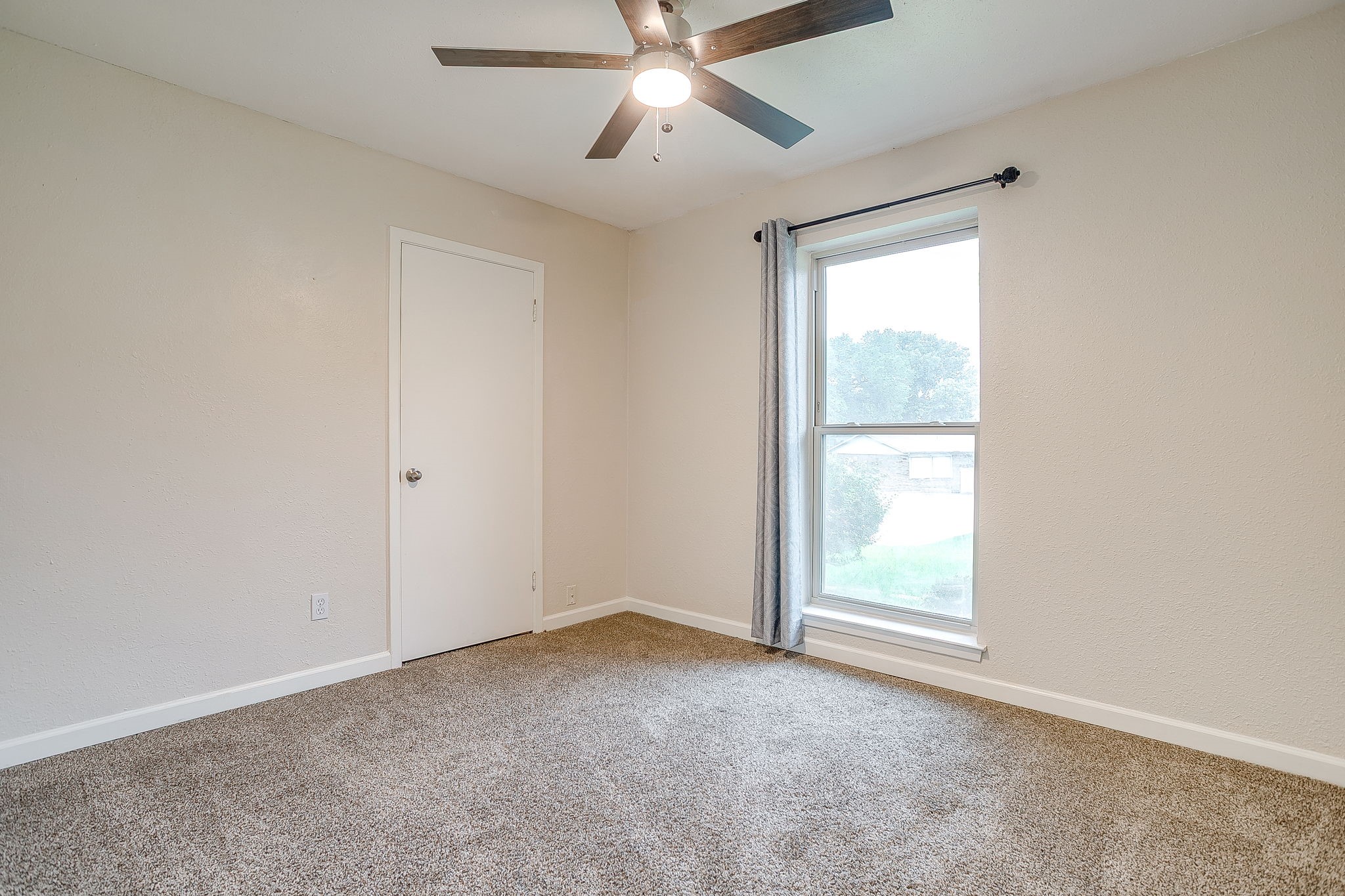 908 Skylark Mansfield TX 76063