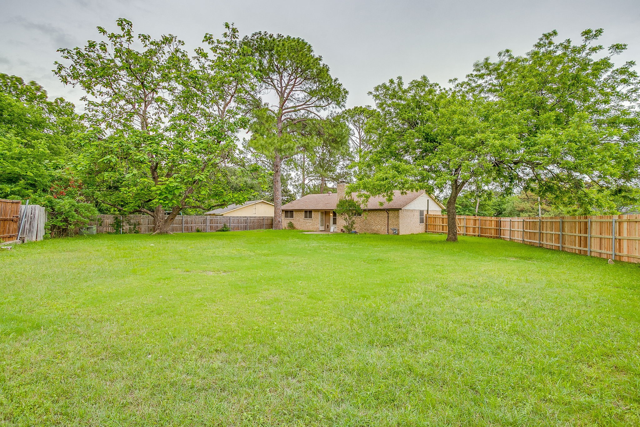 908 Skylark Mansfield TX 76063