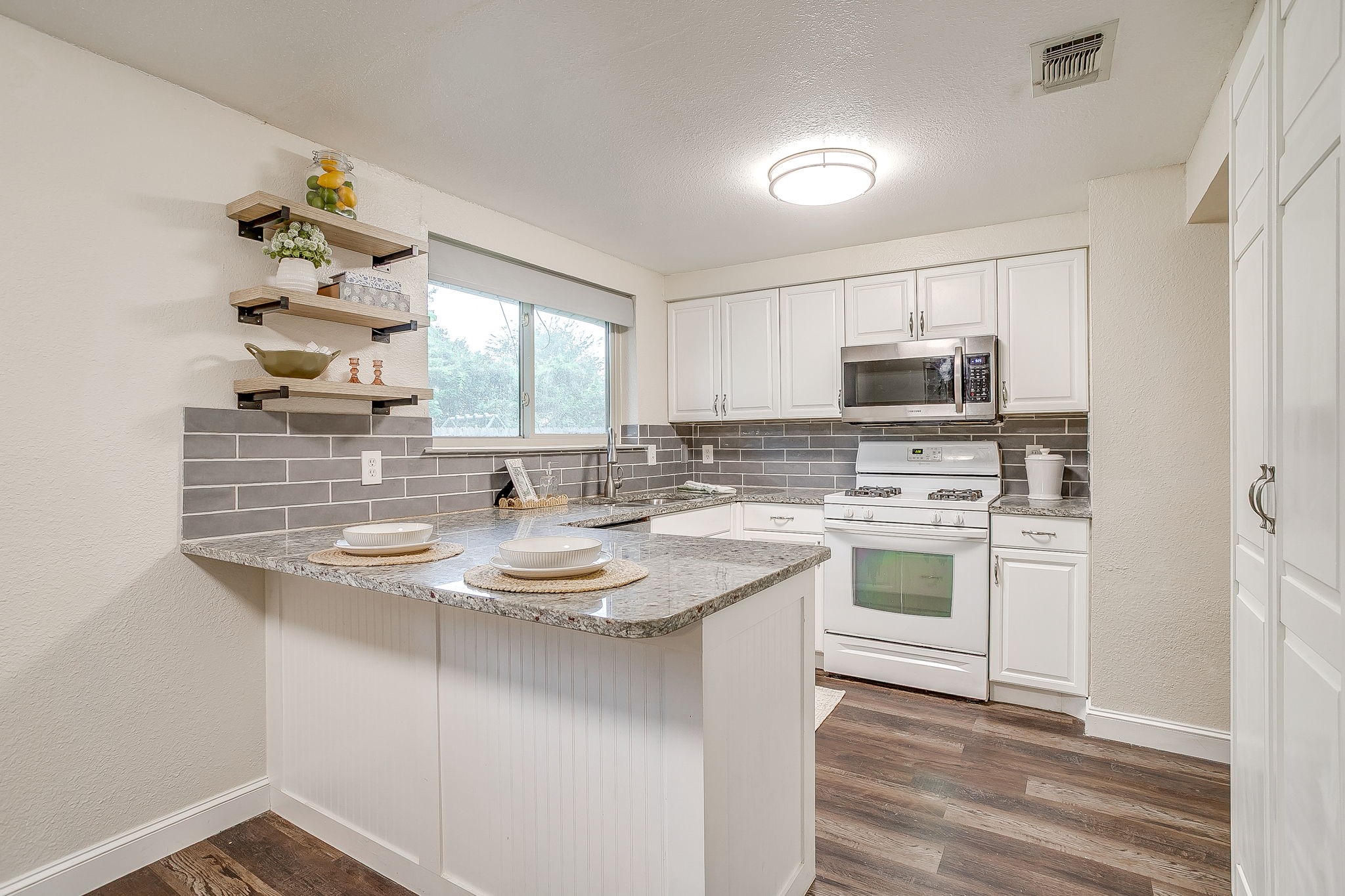 908 Skylark Mansfield TX 76063