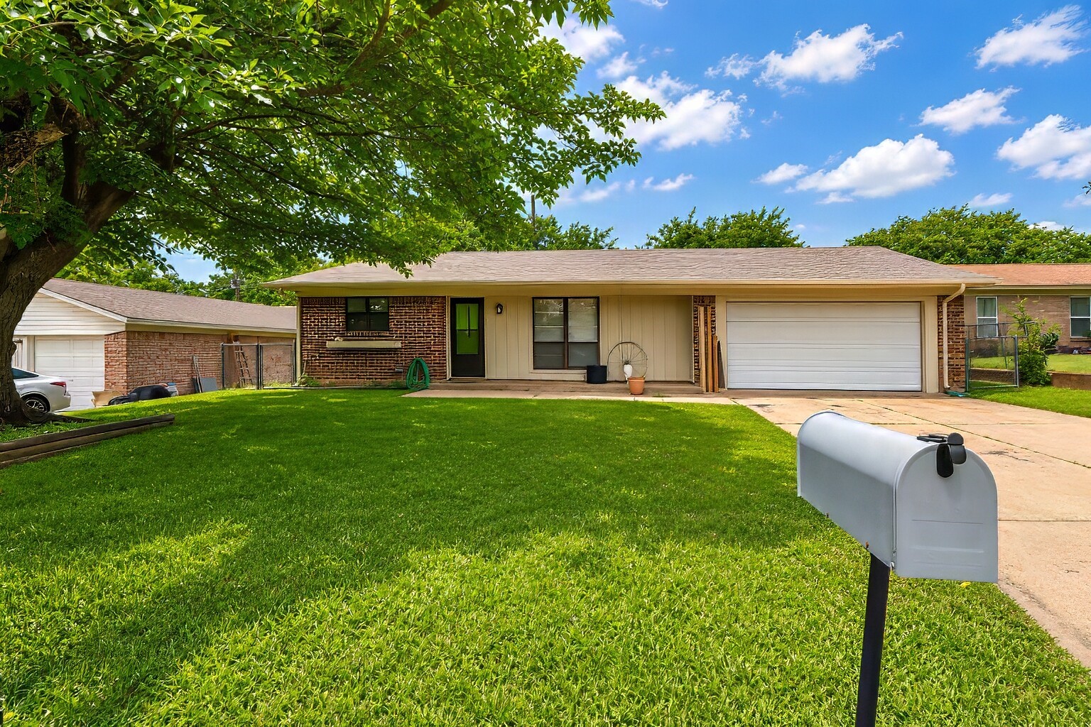 805 Long Drive Mineral Wells TX 76067
