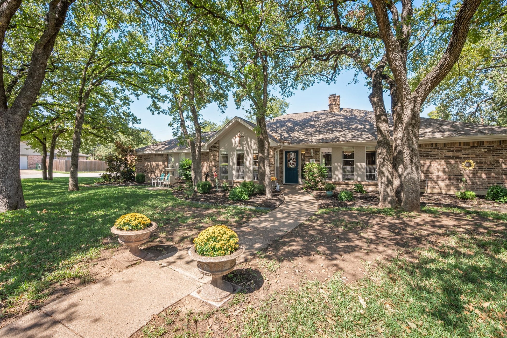 676 Highland Park Drive Hurst TX 76054