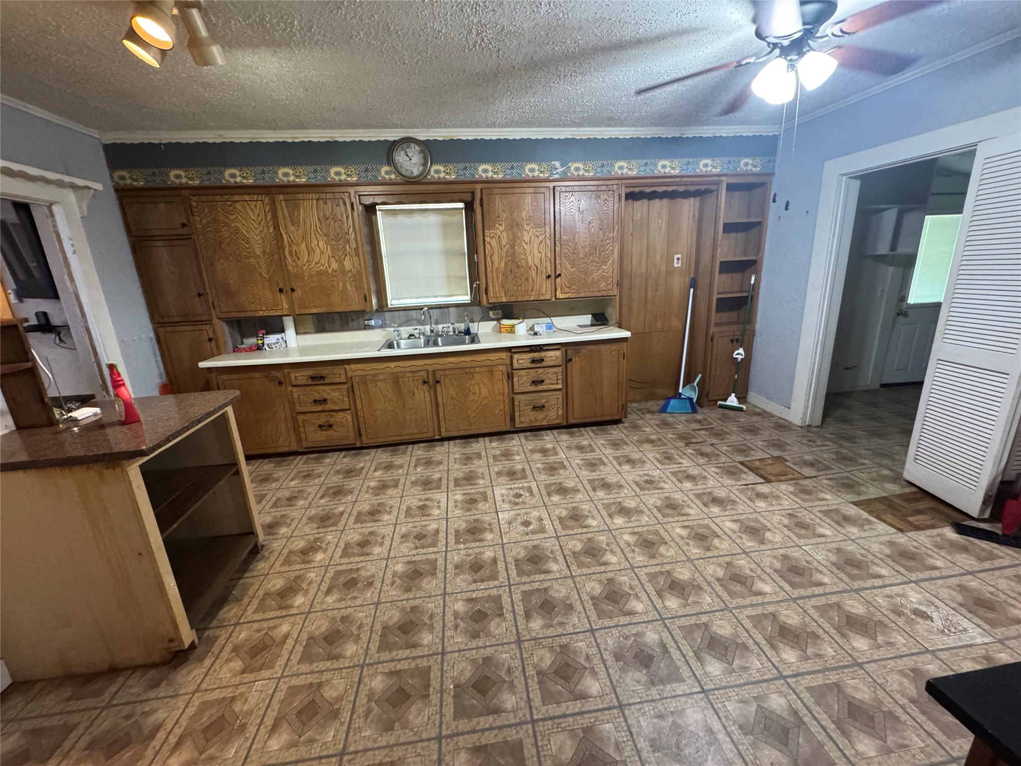 2710 Us Highway 80 Grand Saline TX 75140