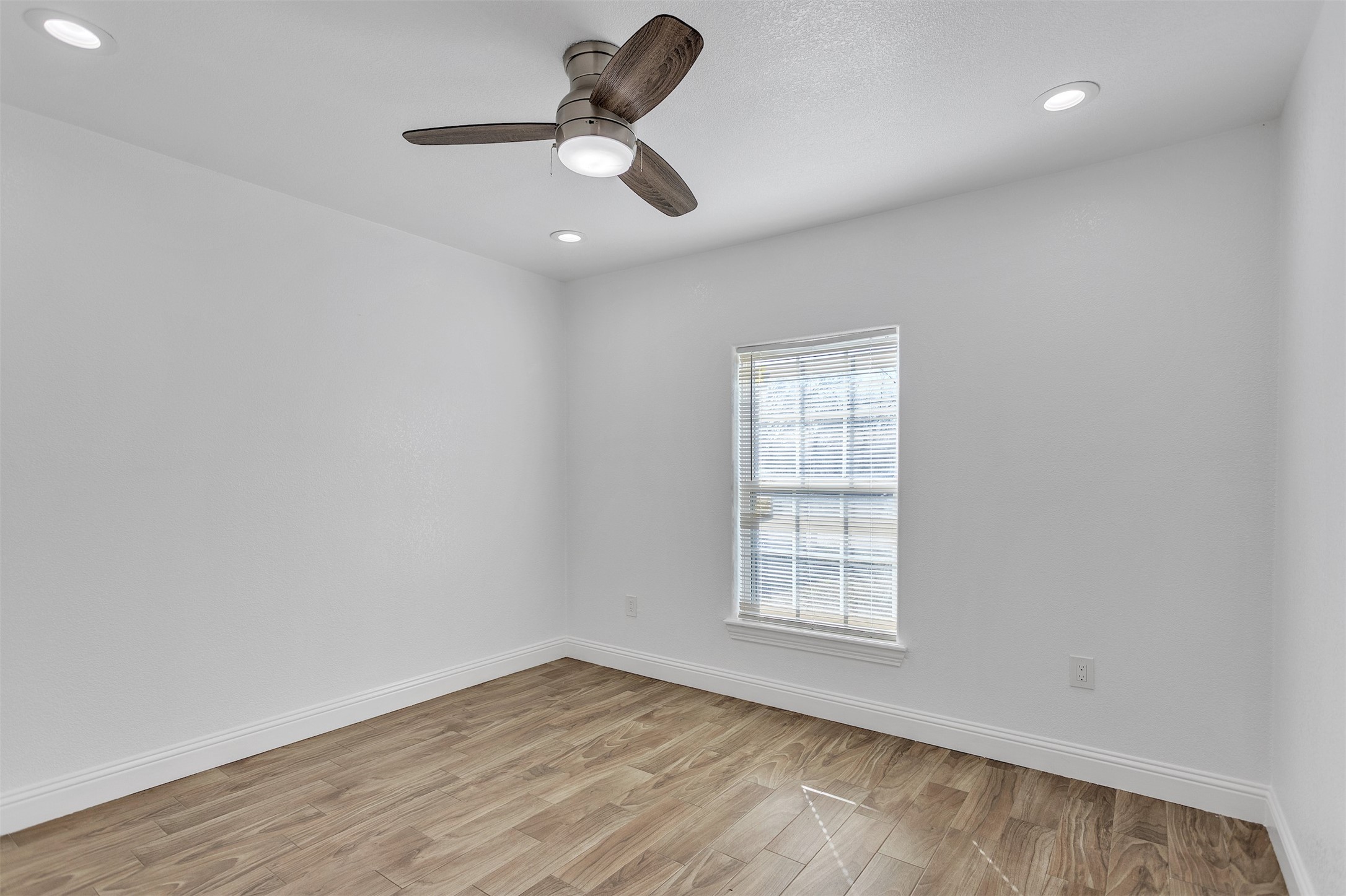 8115 Goldfield Dallas TX 75217