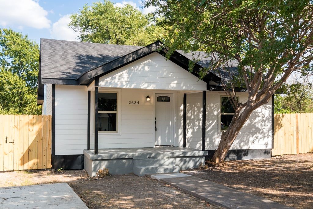 2634 Seevers Avenue Dallas TX 75216