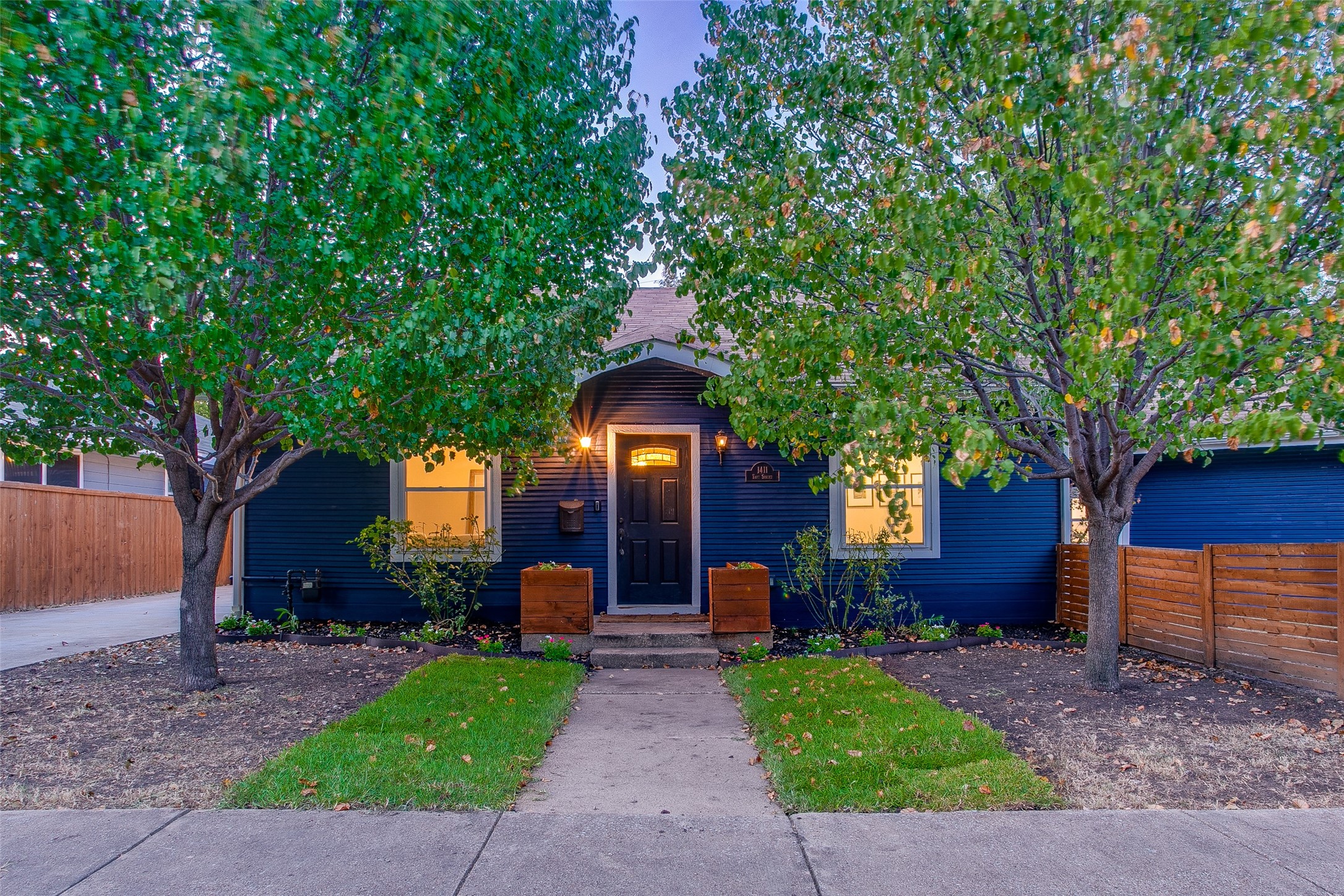 1411 Taft Street Dallas TX 75208