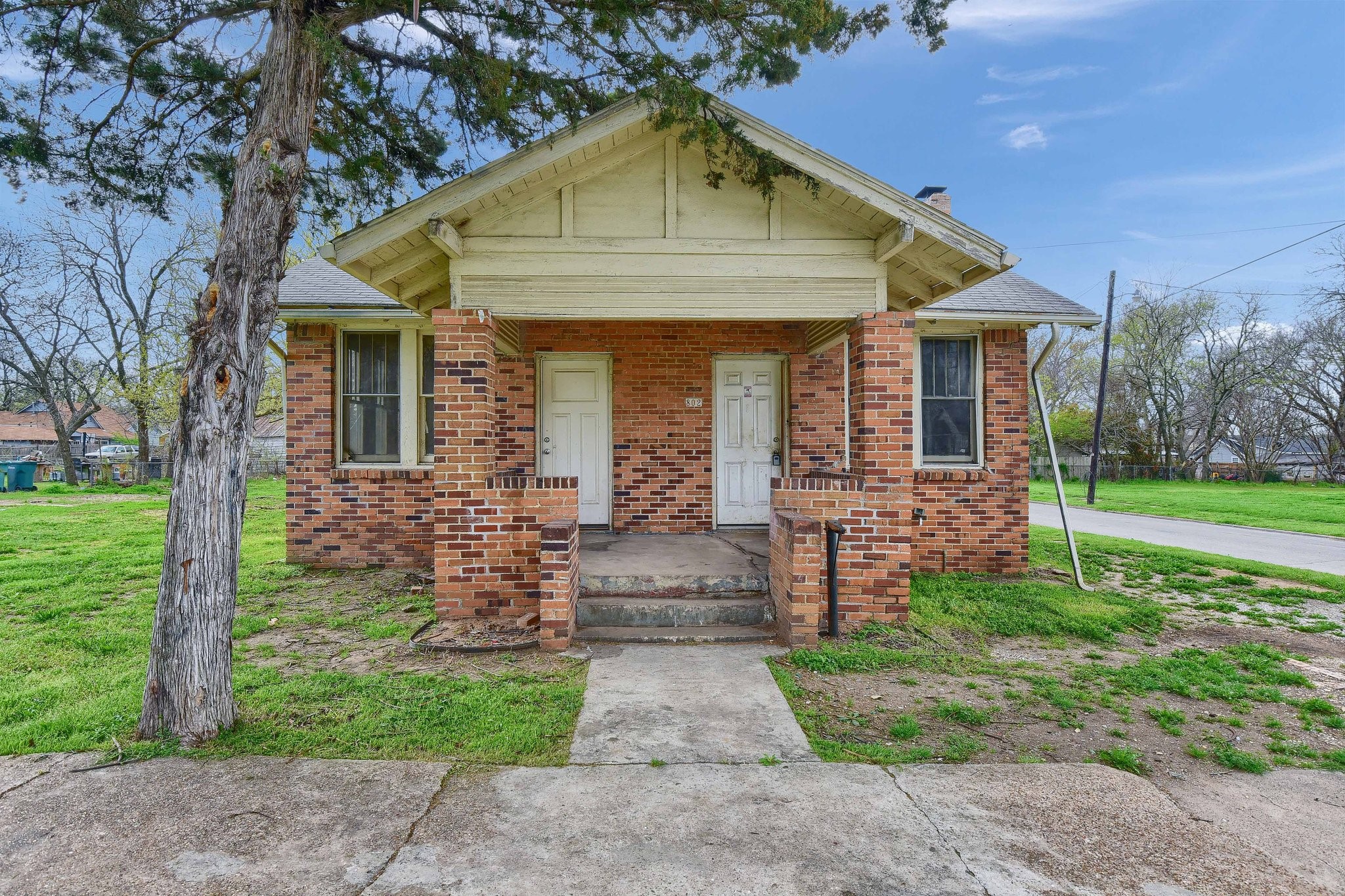 802 E Jones Street Sherman TX 75090