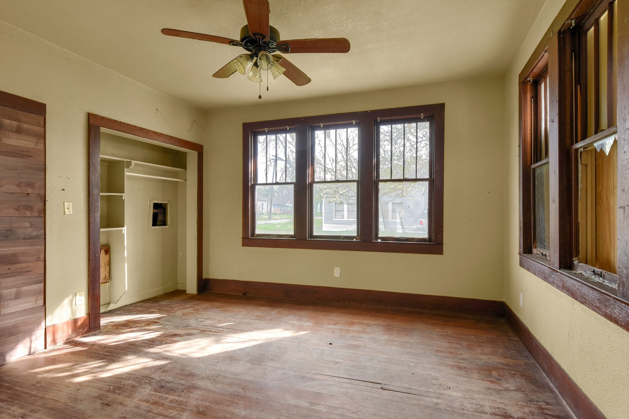 802 E Jones Street Sherman TX 75090