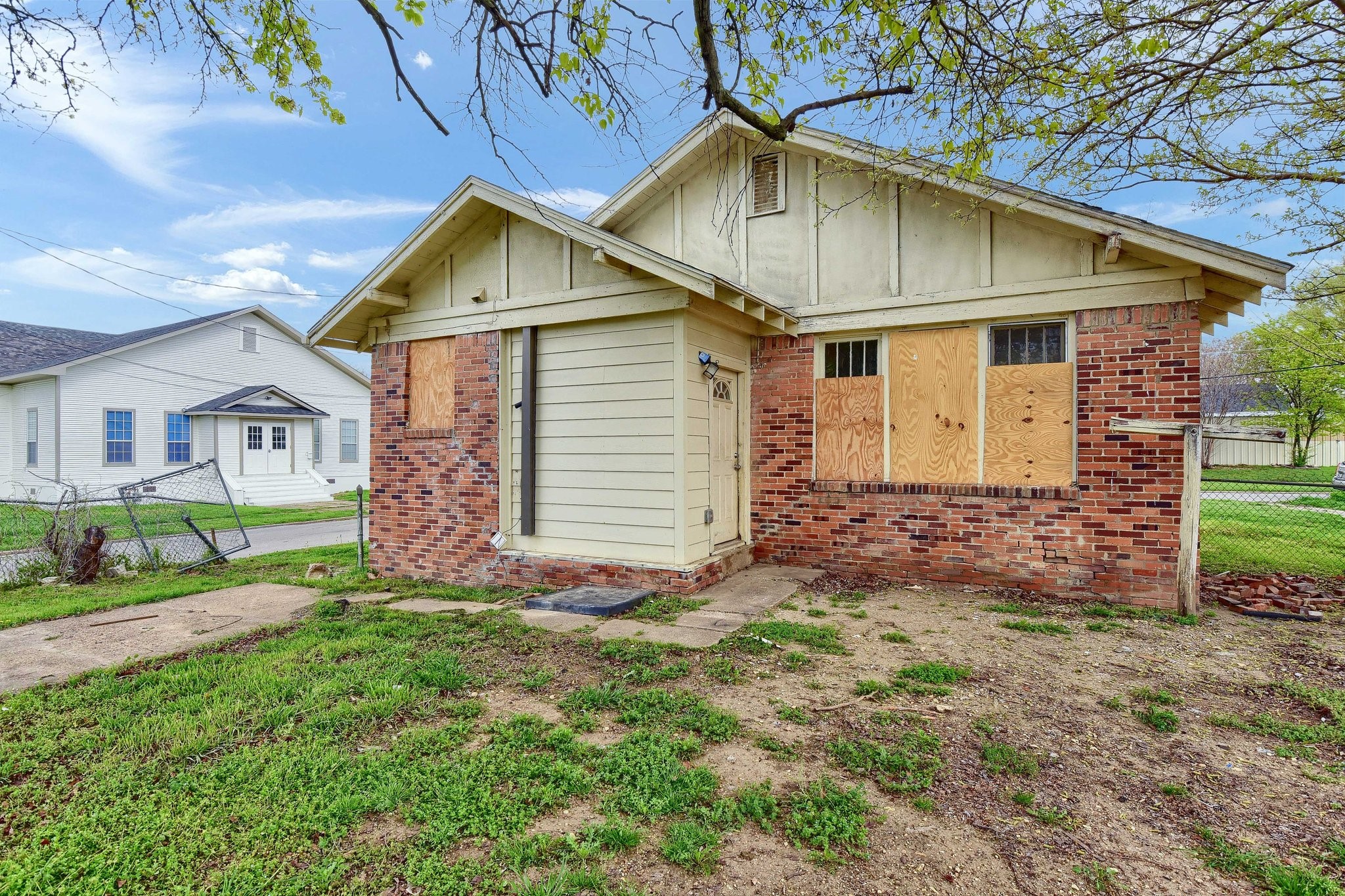 802 E Jones Street Sherman TX 75090