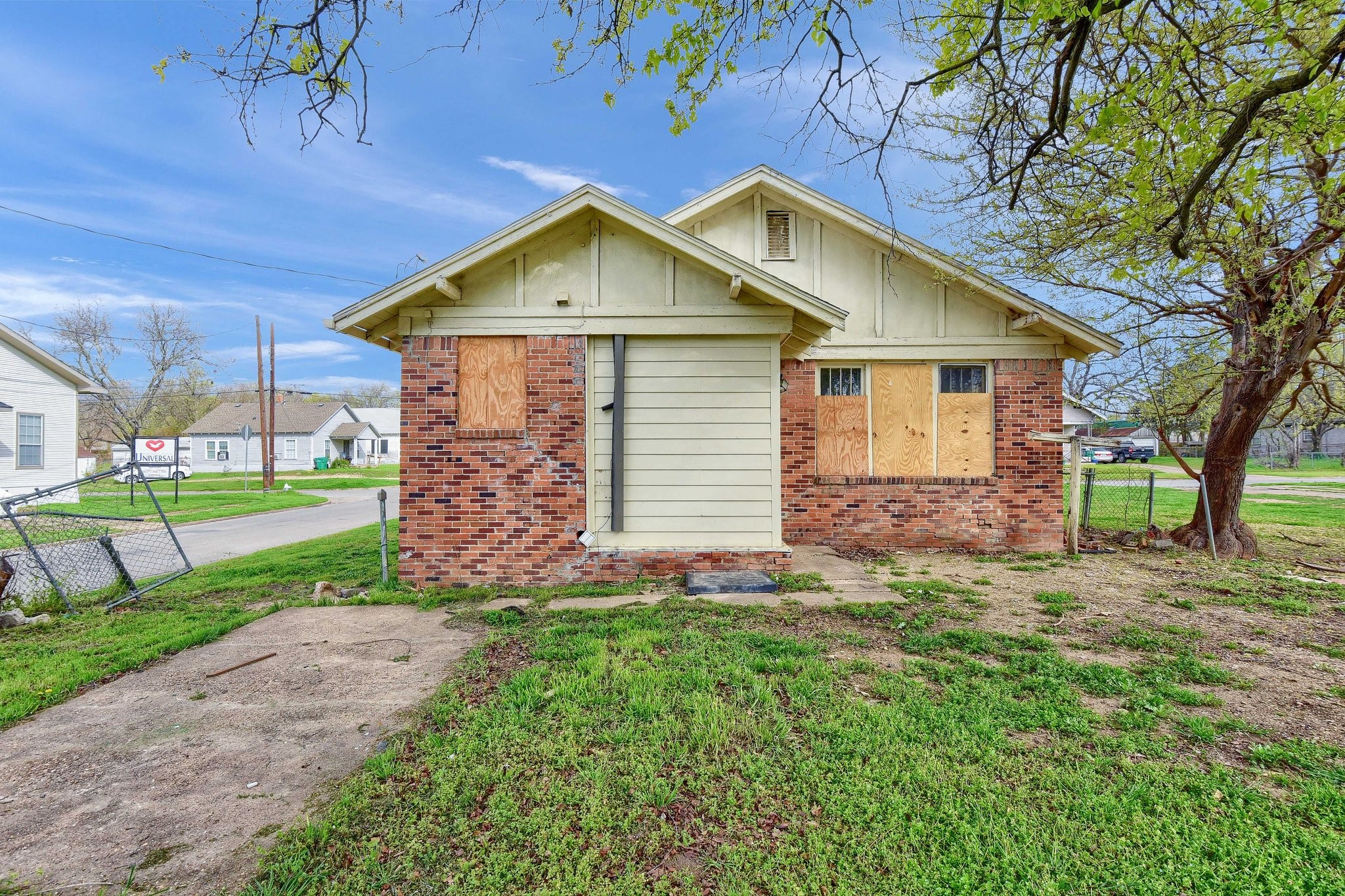 802 E Jones Street Sherman TX 75090