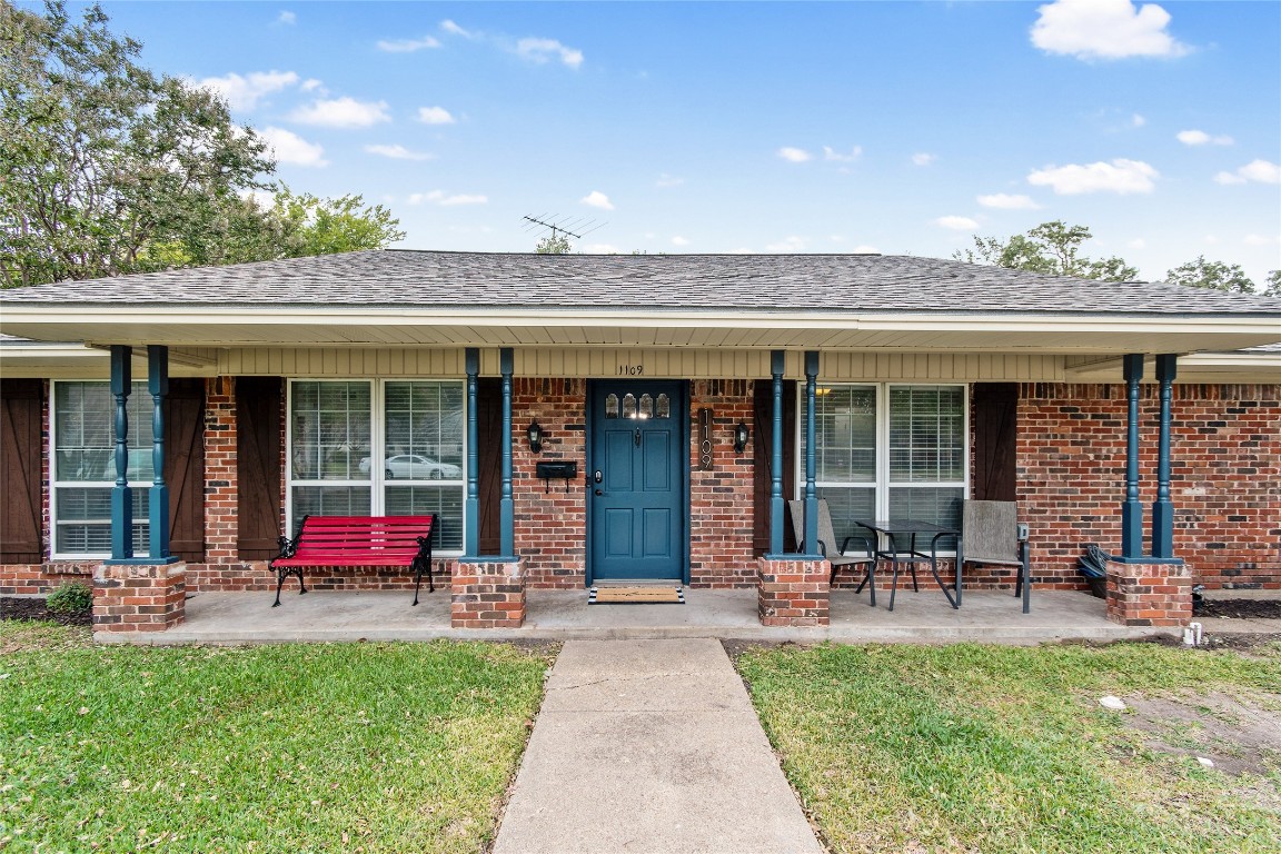 1109 Woodleigh Drive Irving TX 75061