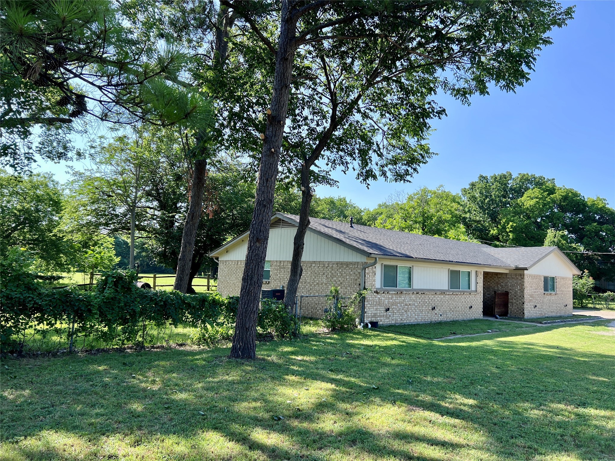 6725 Hewitt Street North Richland Hills TX 76182