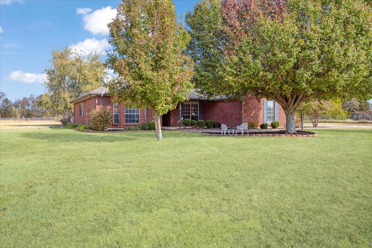 109 Meadowview Circle Van Alstyne TX 75495