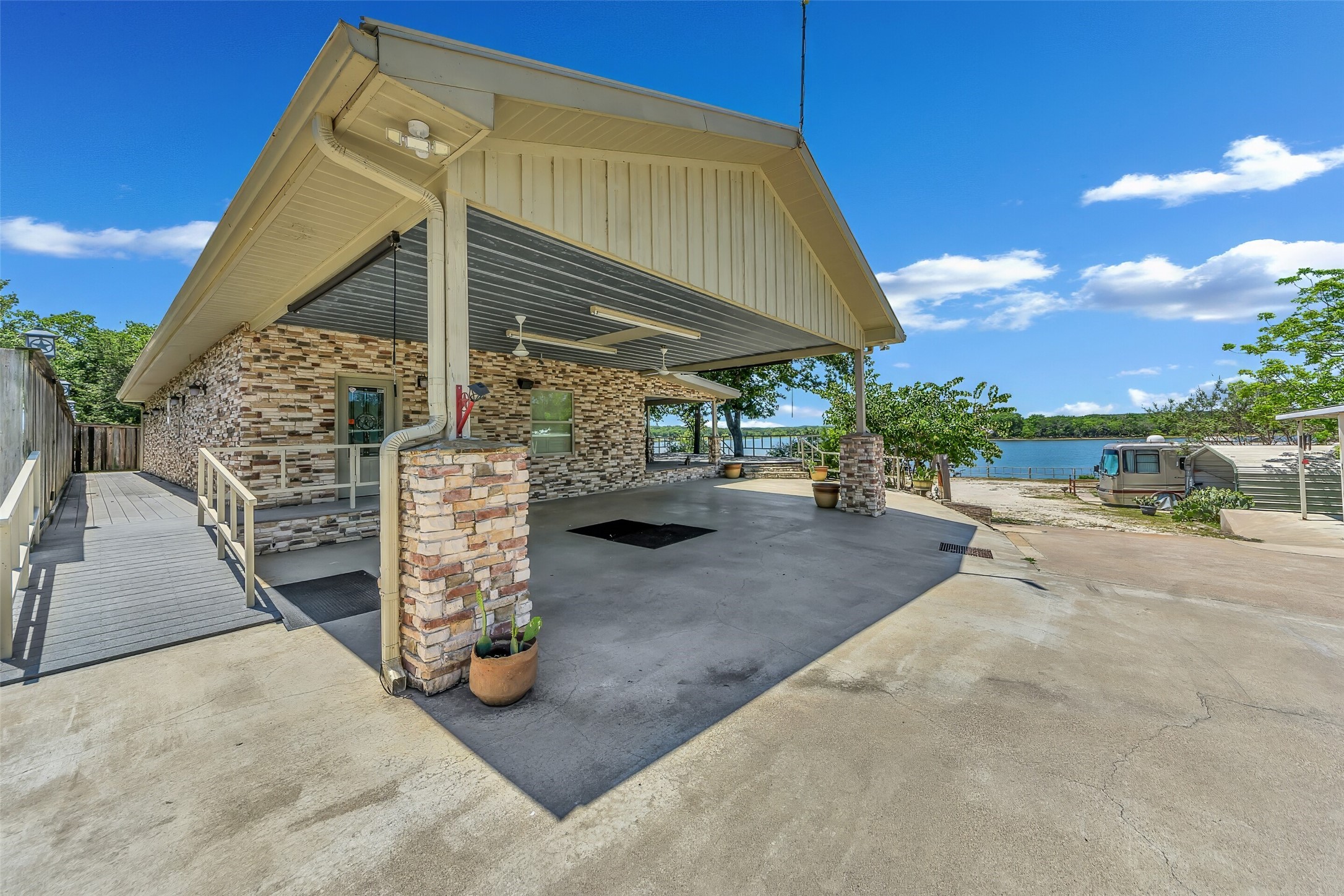 566 Selma Road Bowie TX 76230