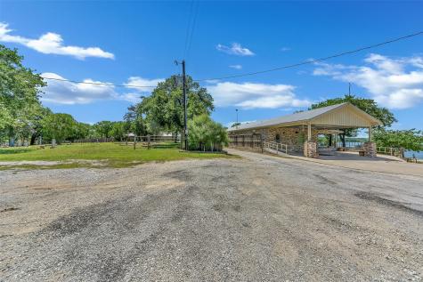 566 Selma Road Bowie TX 76230