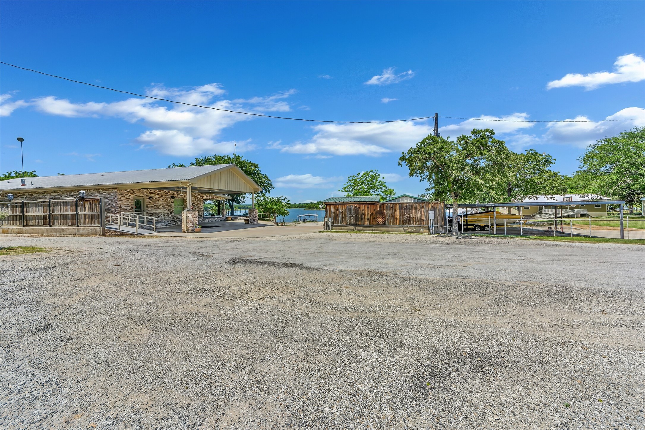 566 Selma Road Bowie TX 76230