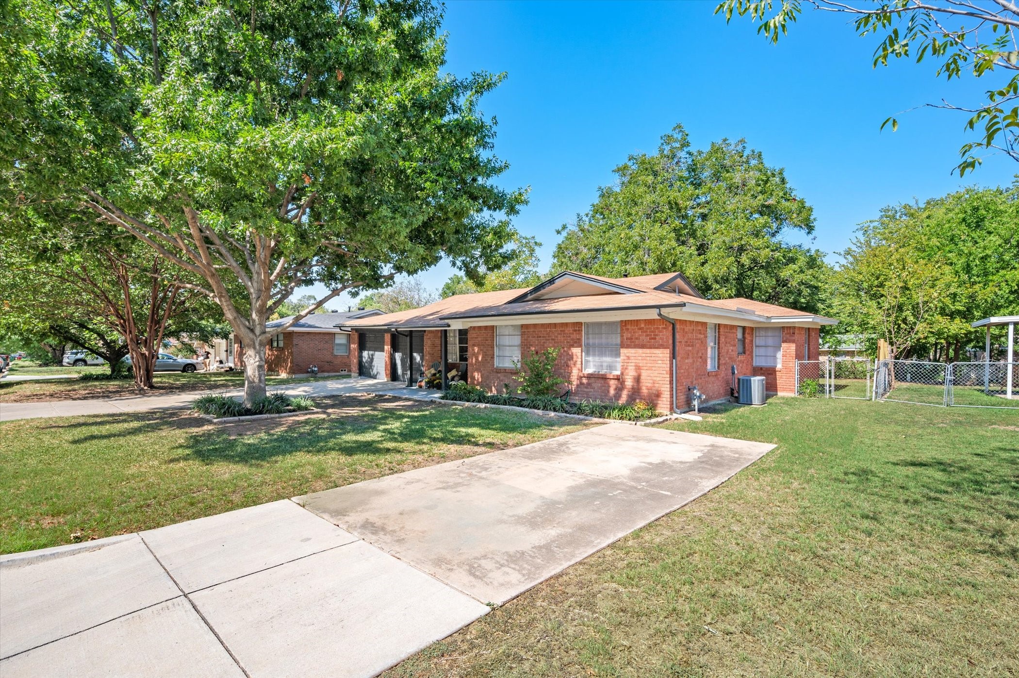4621 Roxie Street Haltom City TX 76117