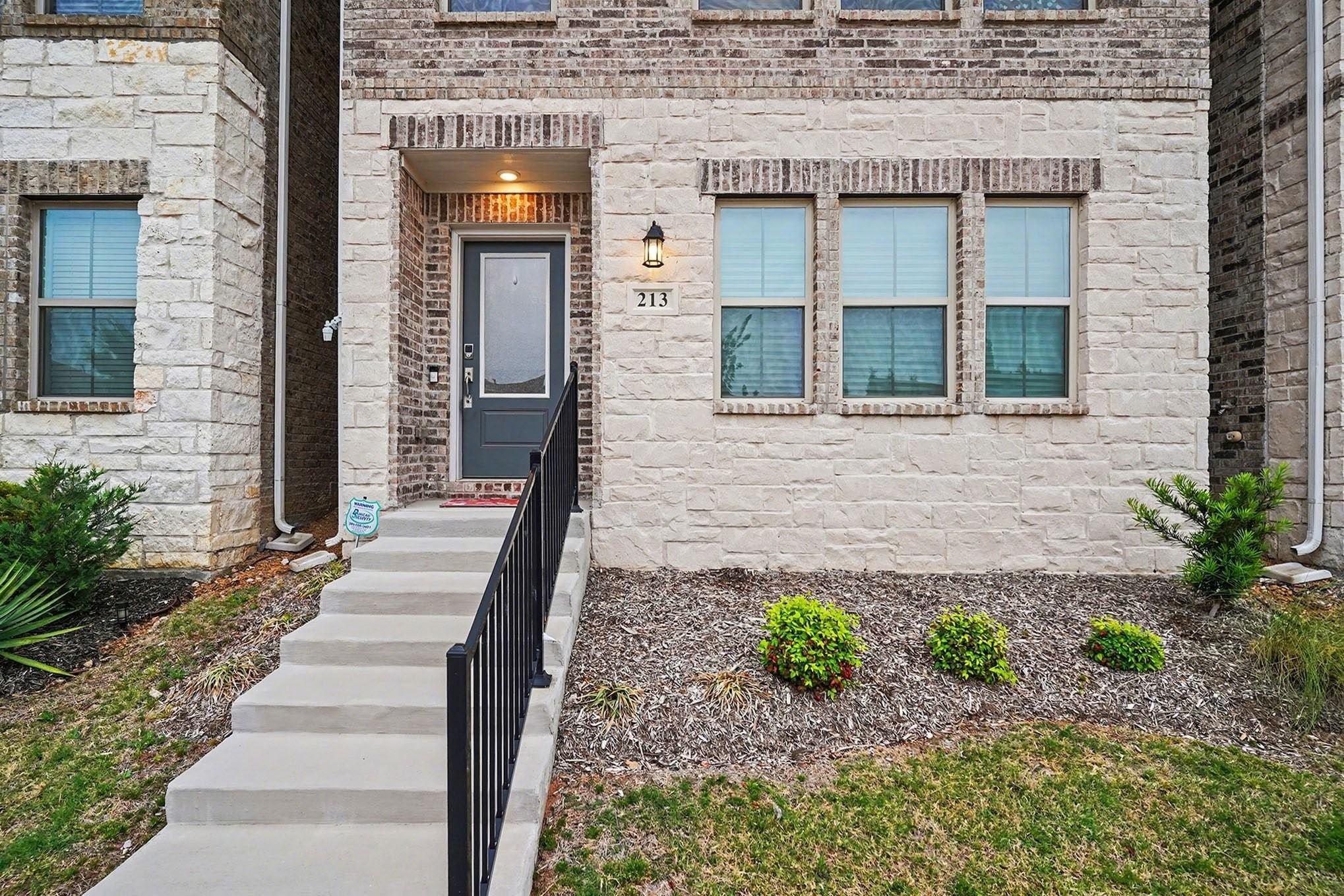 213 Settlers Way Euless TX 76040