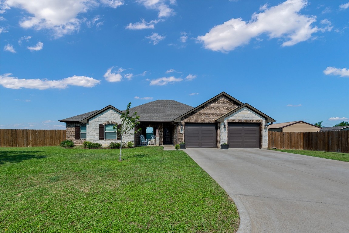 320 W Alene Drive Mabank TX 75147