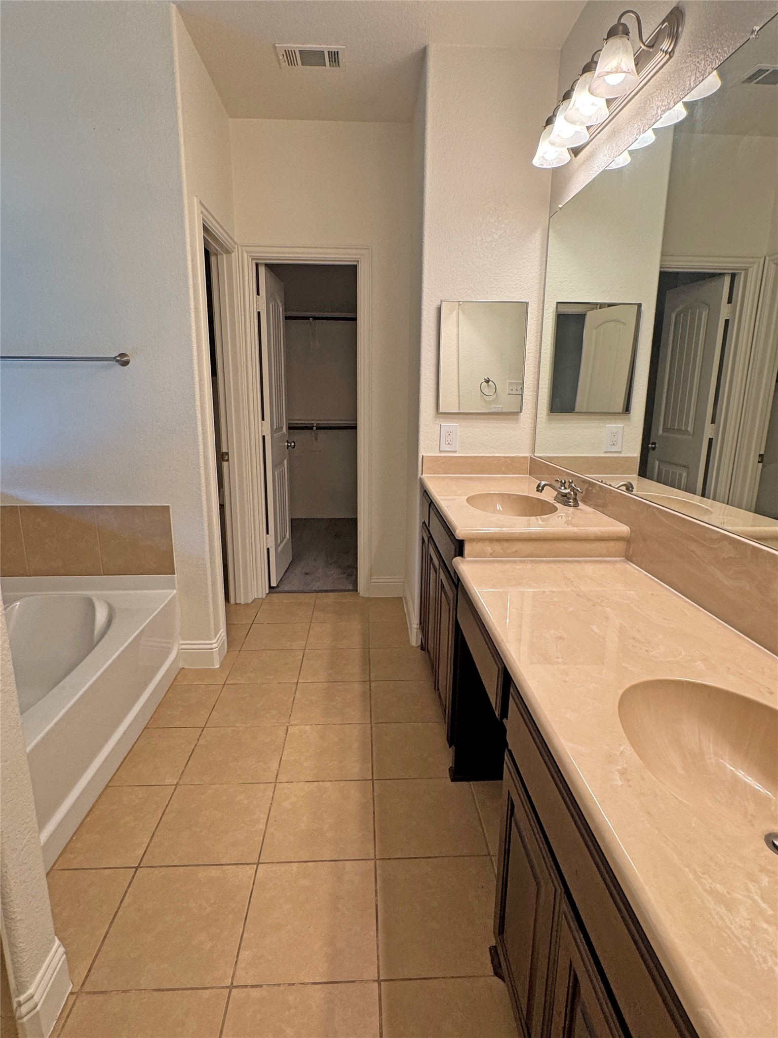 421 Sunnyside Lane Red Oak TX 75154