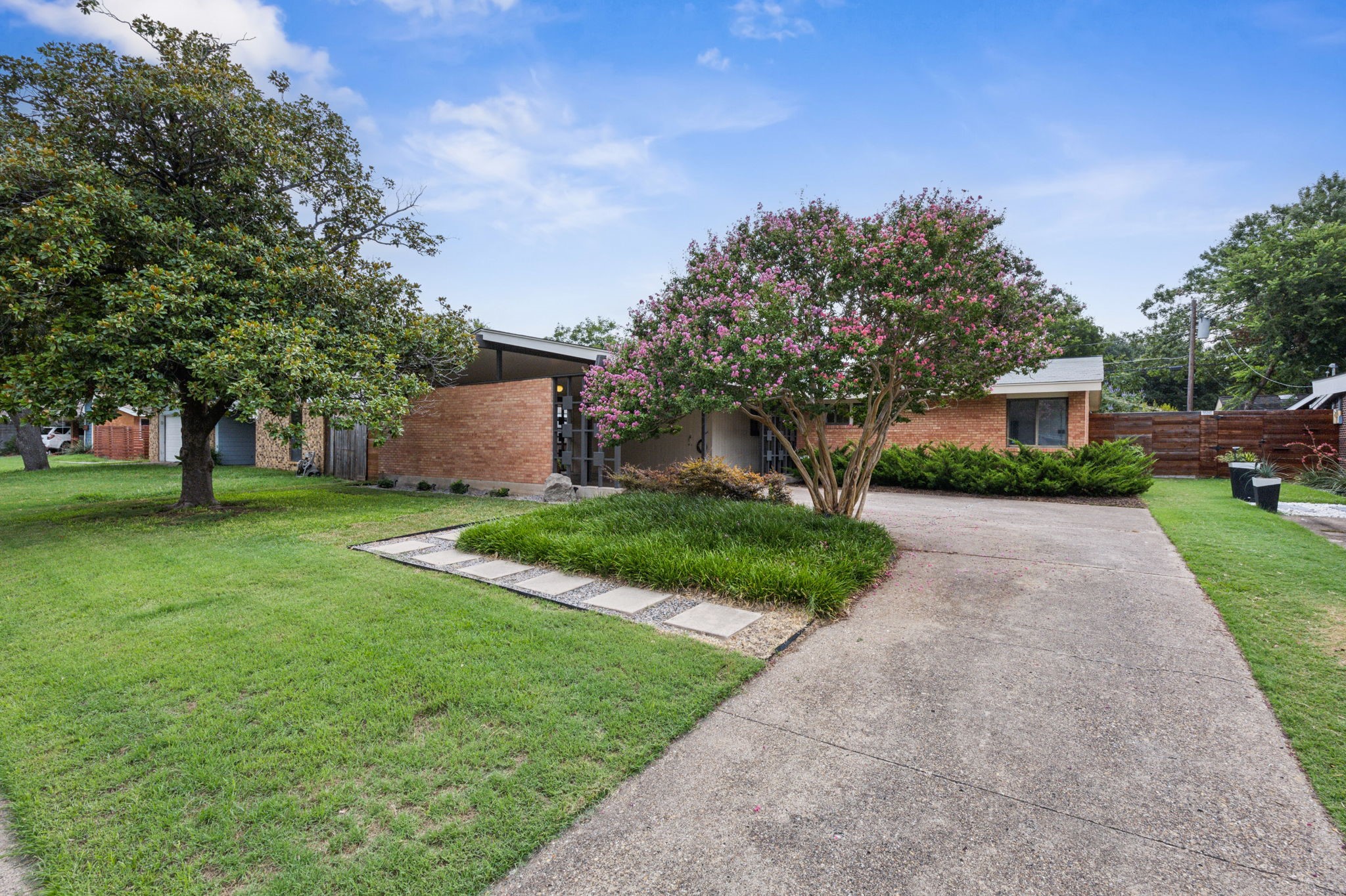 8648 Rolling Rock Lane Dallas TX 75238