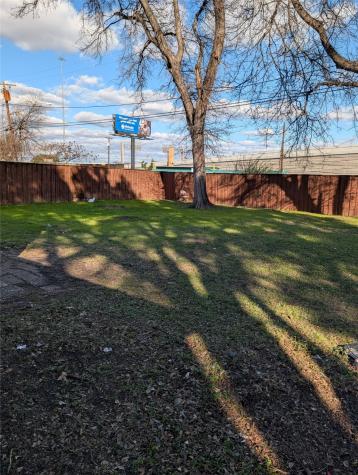 2748 S Llewellyn Avenue Dallas TX 75224