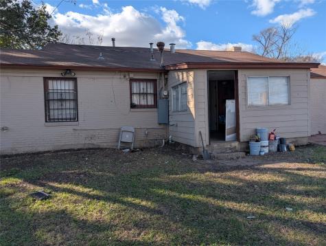 2748 S Llewellyn Avenue Dallas TX 75224