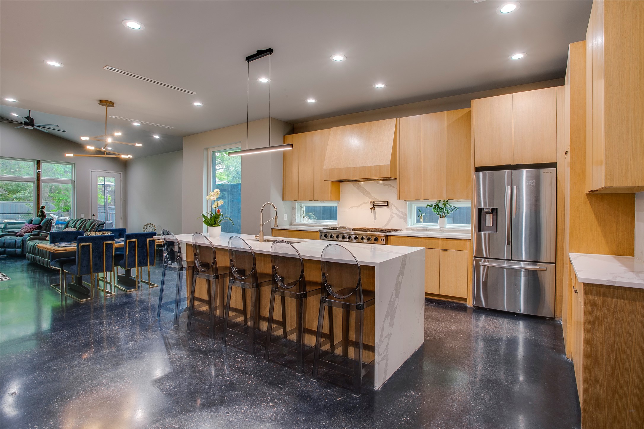 8926 Groveland Drive Dallas TX 75218