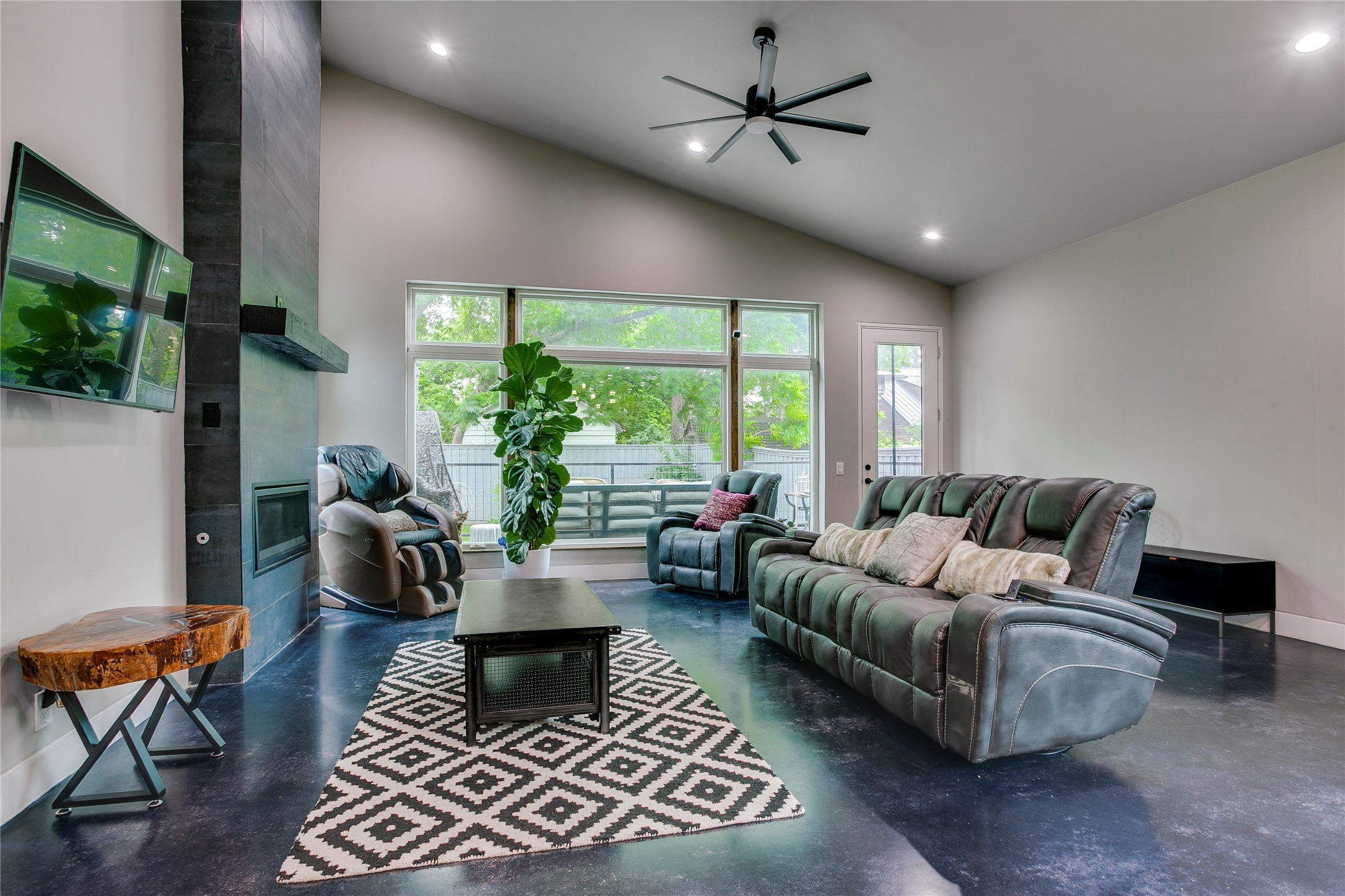 8926 Groveland Drive Dallas TX 75218