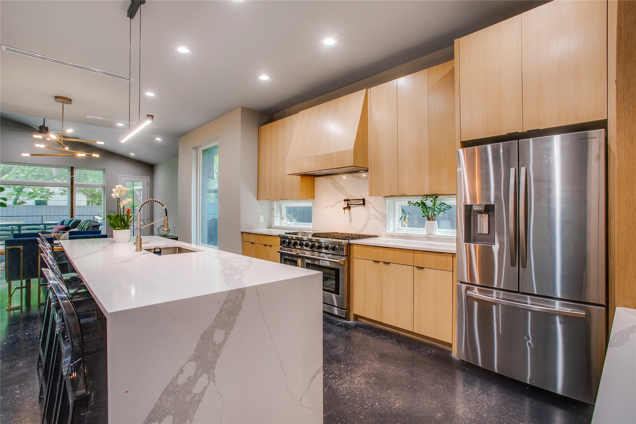8926 Groveland Drive Dallas TX 75218